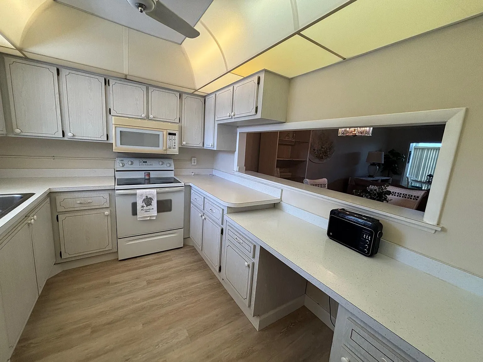 2 bed, 2.0 bath, 1078 sqft, $2,600 — Photo 3