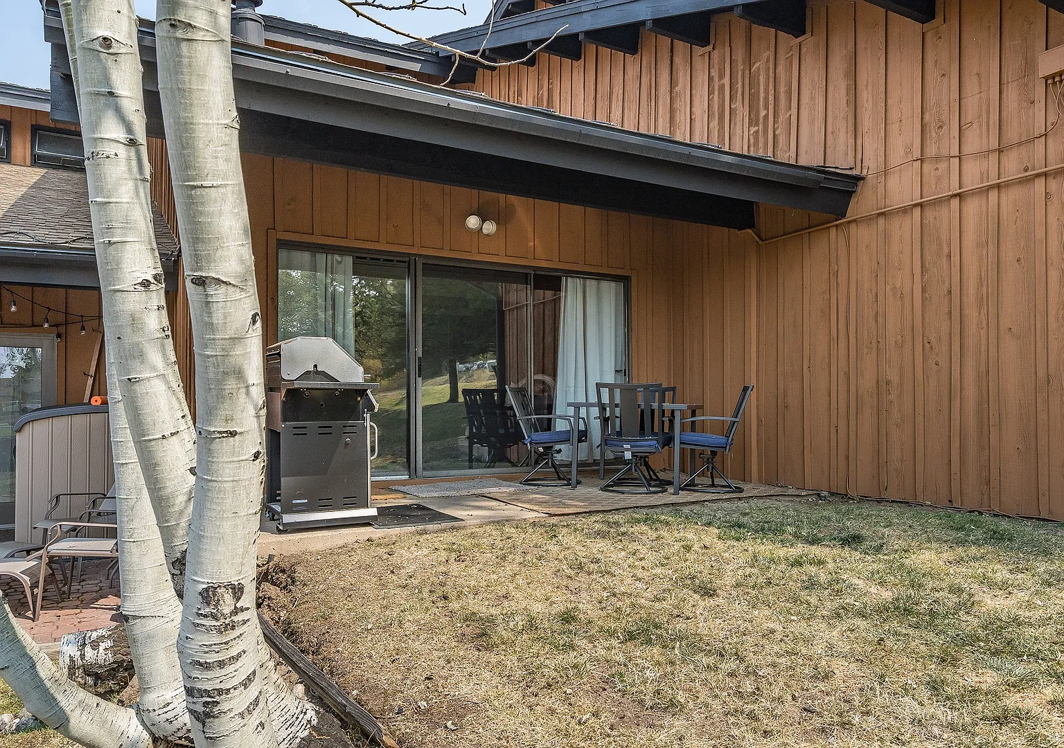 3 bed, 2108 sqft, $1,500 — Photo 2