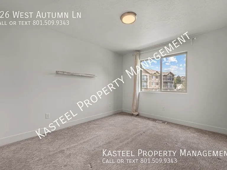 126 W Autumn Ln — Photo 31