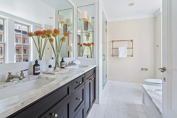 Sold by Douglas Elliman | media 18