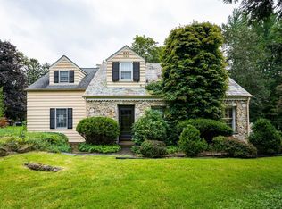 212 Rochdale Rd, Poughkeepsie, NY 12603