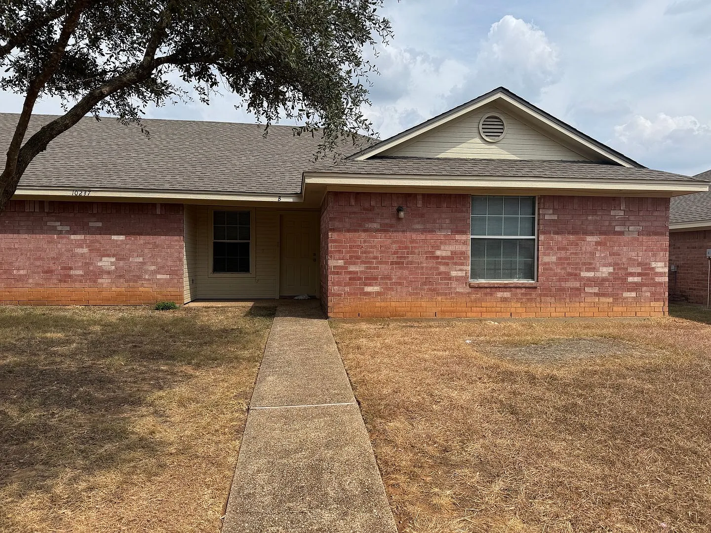 Four Bedroom in China Spring ISD — Photo 1