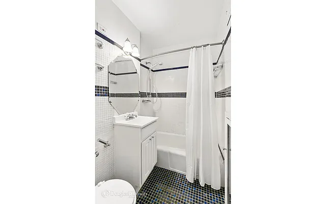 Rented by Douglas Elliman | media 35