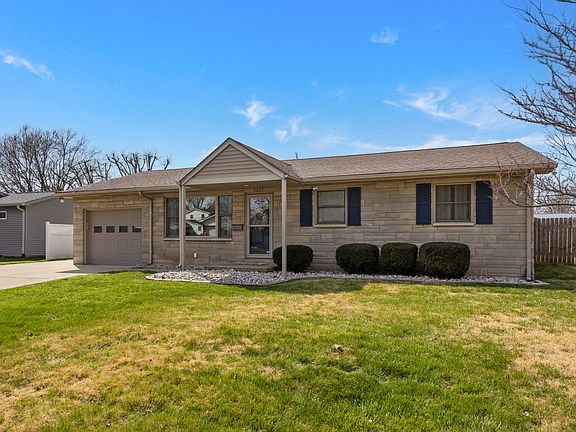 3rd image of 3022 Beech Dr