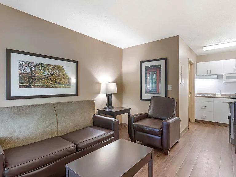 1 Bedroom Suite - 2 Queen Beds