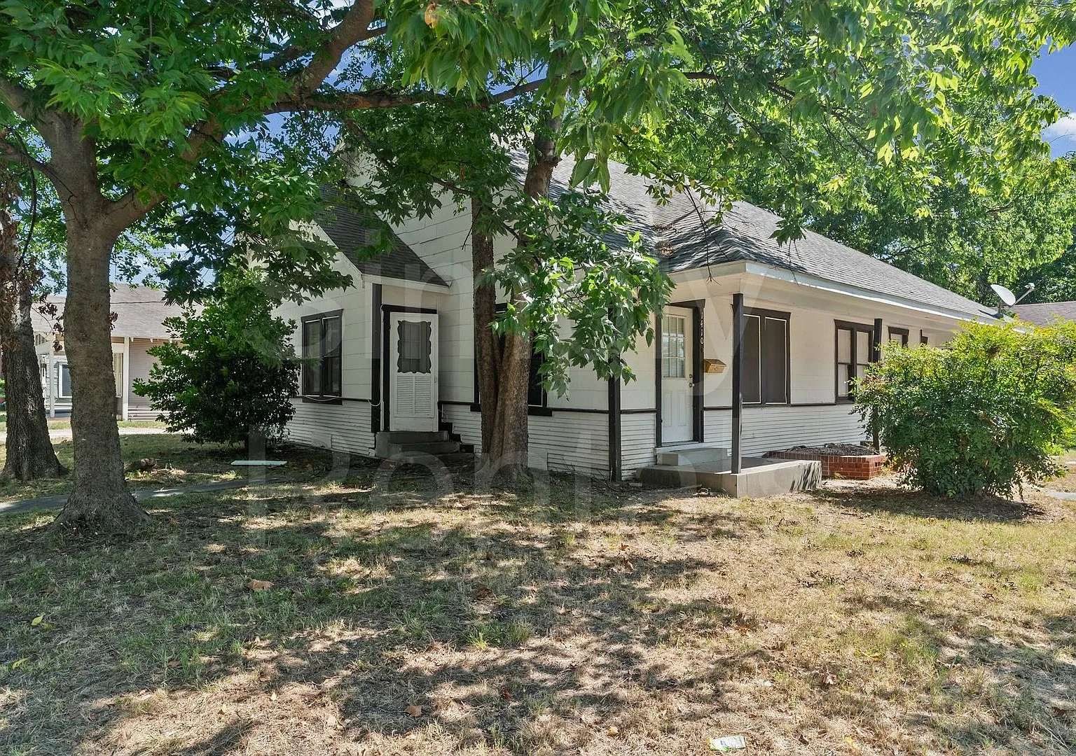 1410 Sycamore - Duplex - Commerce — Photo 1