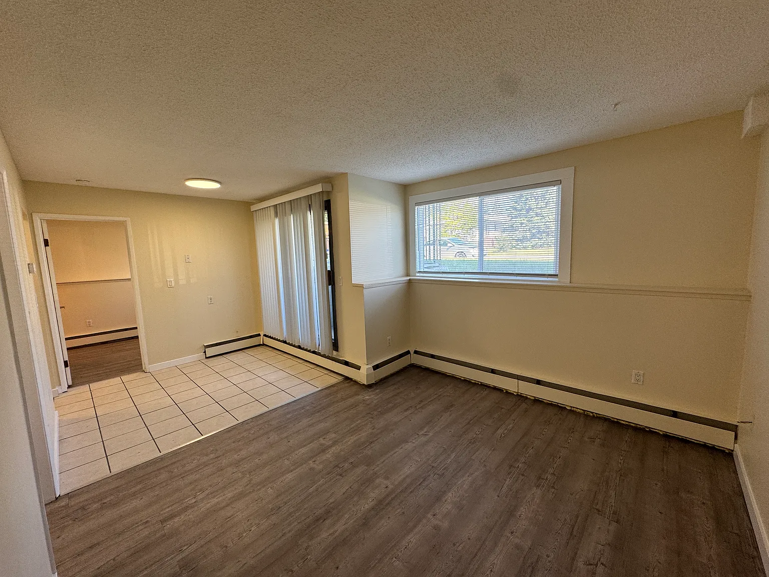 Clean 1 Bedroom Condo (RP023) — Photo 2