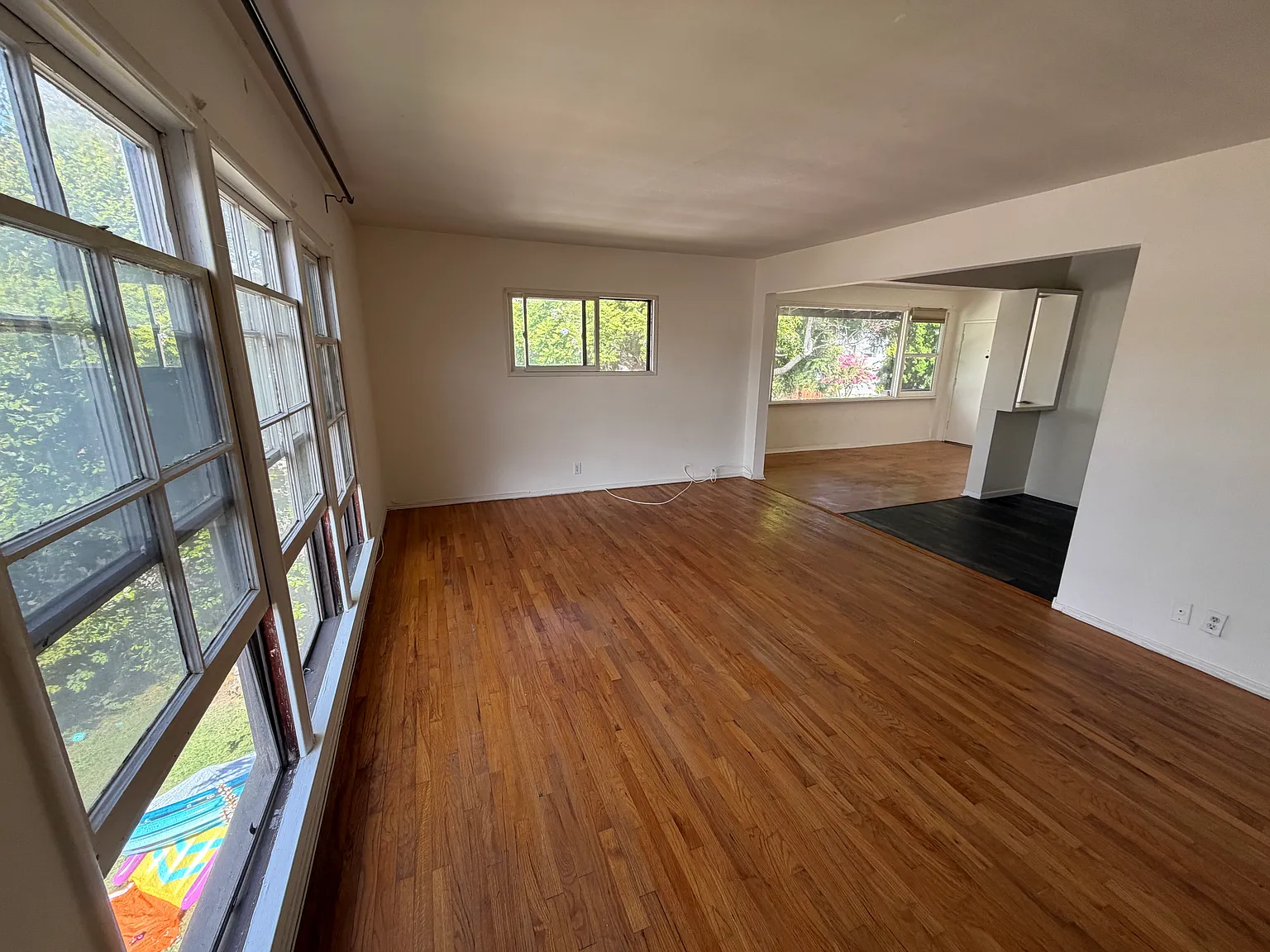 3 bed, 1100 sqft, $3,250 — Photo 3