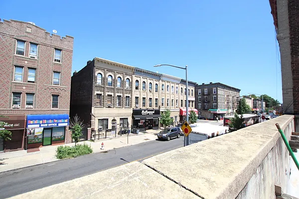 Rented by Nooklyn NYC LLC | media 4