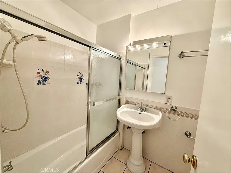 1712 Walnut St — Photo 13