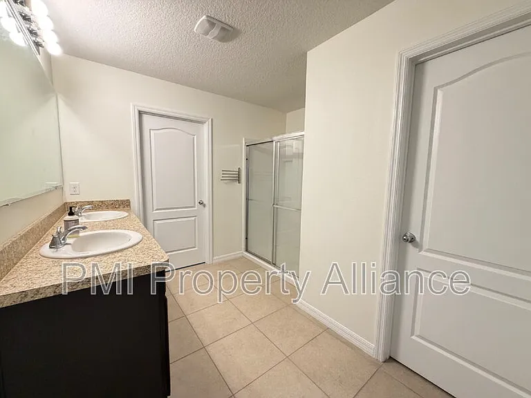 131 Bella Dr — Photo 15