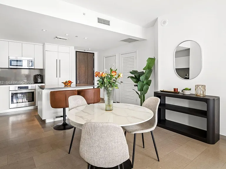 88 SW 7th St #2105 — Photo 24