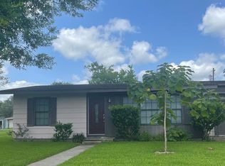 607 Travis St, Refugio, TX 78377