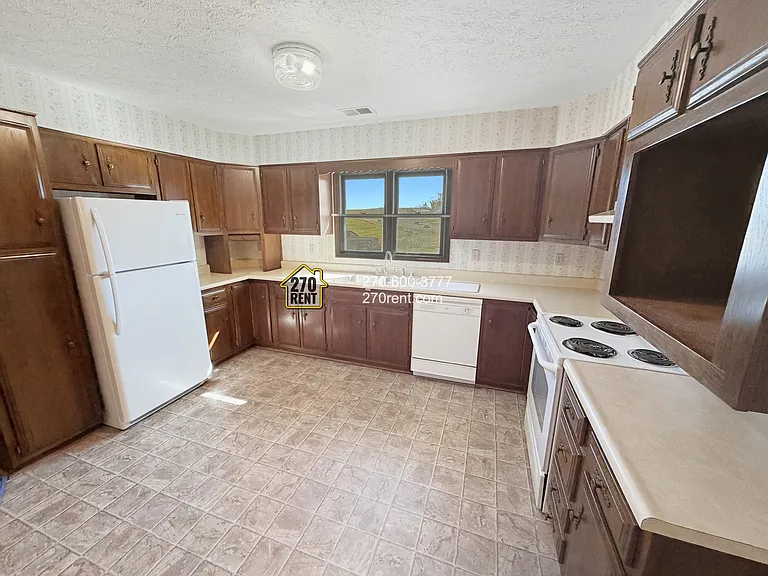 2390 Brandenburg Rd — Photo 8