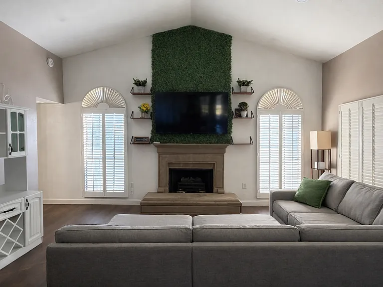 4036 W Bluefield Ave — Photo 4