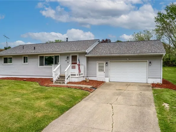 681 Hazelton St, Masury, OH 44438