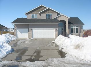 6233 Martens Way S, Fargo, ND 58104