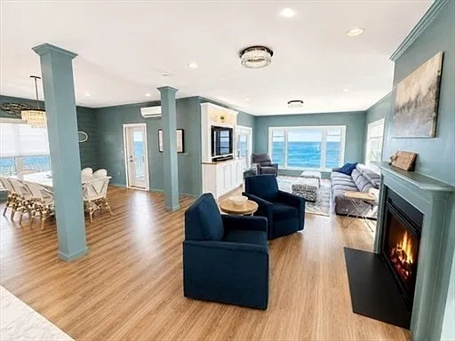 4 bed, 2.5 bath, 2607 sqft, $5,400 — Photo 4