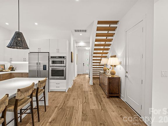 5th image of 1267 Realta Dr