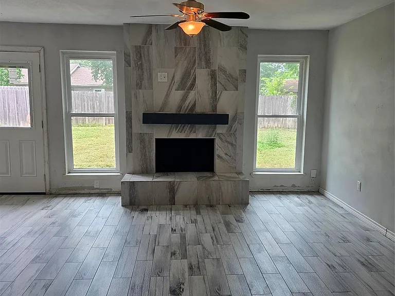 9726 Appleridge Dr — Photo 3