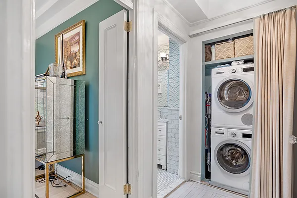 Sold by Nest Seekers International | media 9