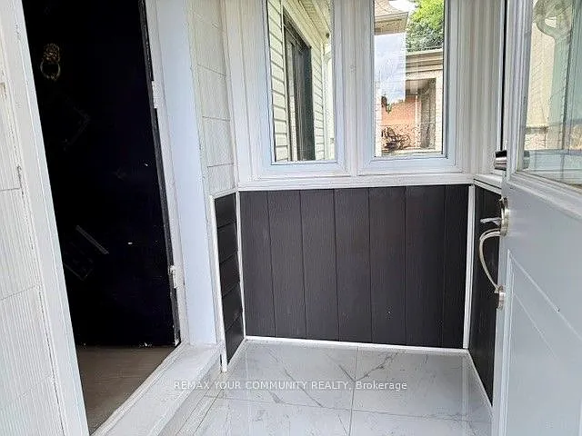 220 Ruggles Ave — Photo 11