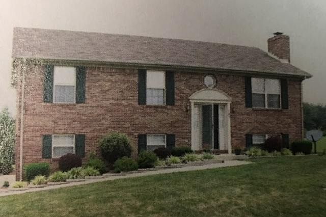 All Brick home, 1900 Square feet on an acre lot