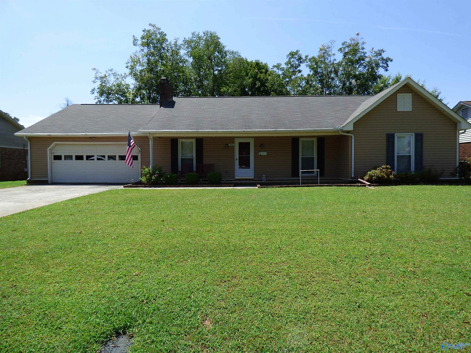 3 bed, 2.0 bath, 1900 sqft, $2,000 — Photo 1
