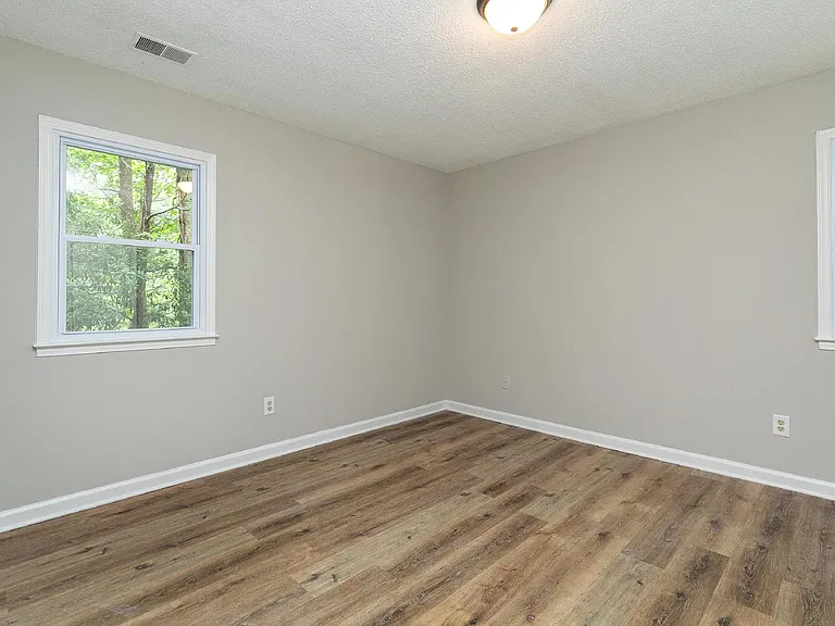 928 Jason Ct — Photo 16
