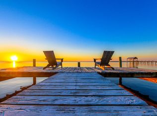 211 N Bay Shore Dr, Eastpoint, FL 32328