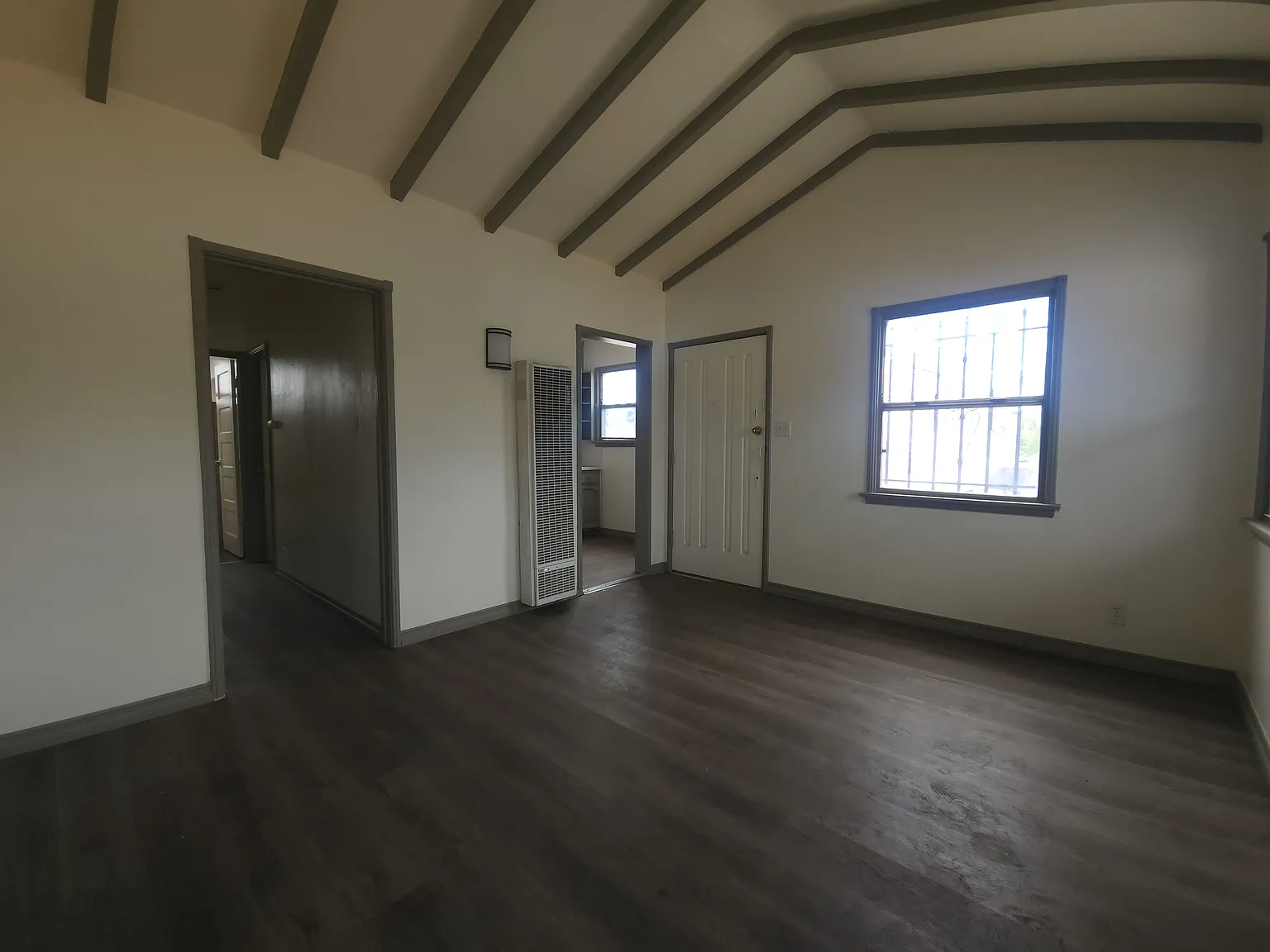 1 bed, 550 sqft, $1,800 — Photo 3