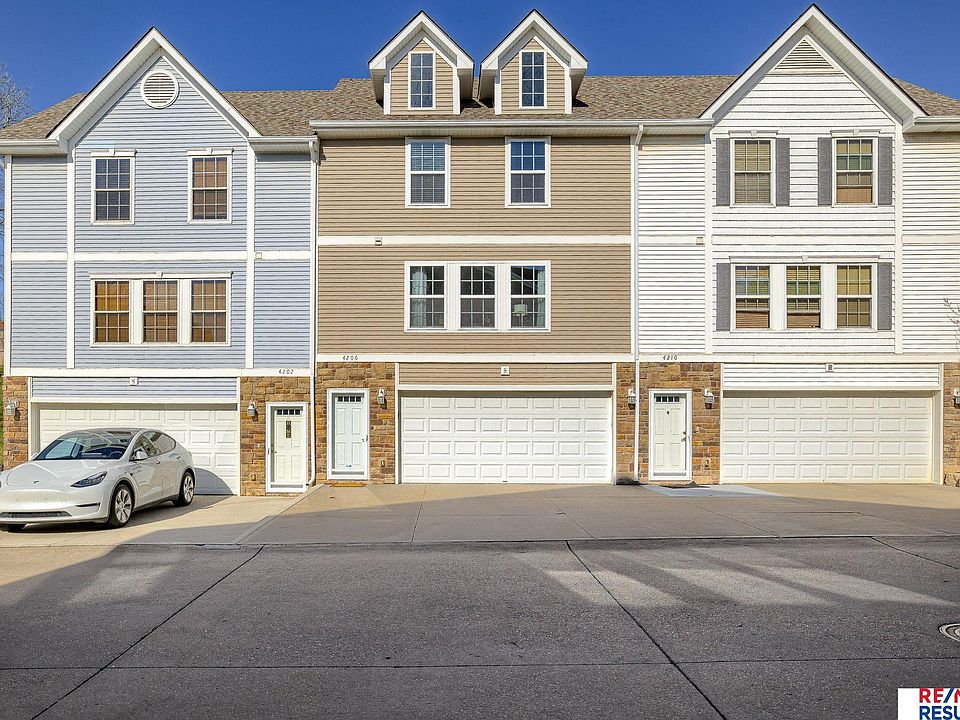 1st image of 4206 N 147th Plz