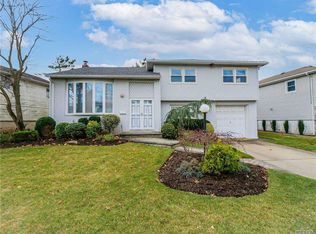 725 Jay Way, Baldwin, NY 11510