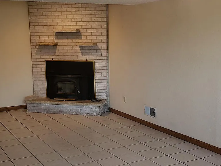 3870 Hillcrest Rd — Photo 11