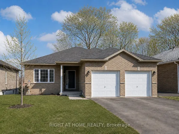 28 Hunter Ave, Tay, ON L0K 2A0