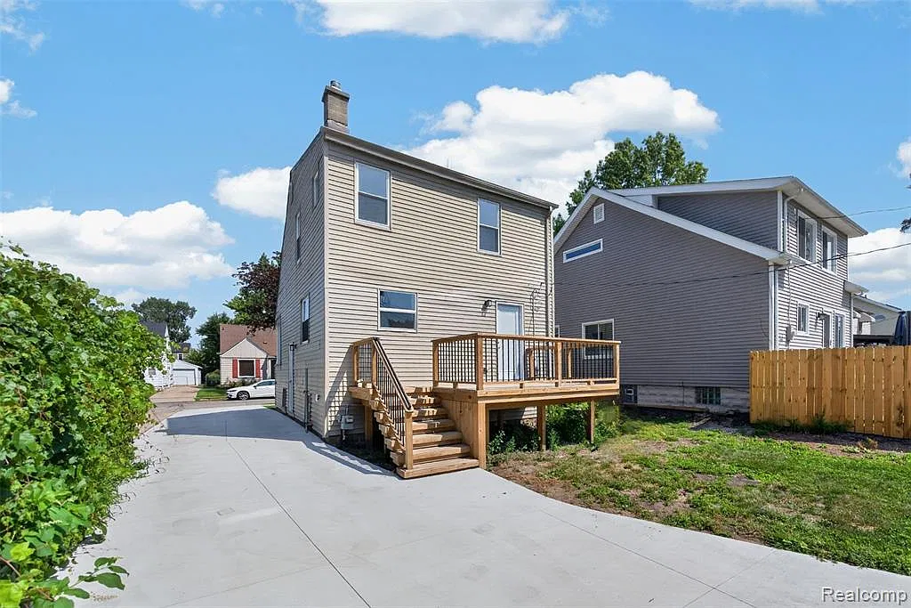 3 bed, 1.0 bath, 859 sqft, $2,250 — Photo 4