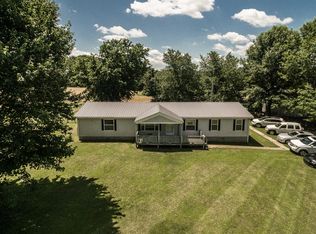 1280 Smiley Troutt Rd, Bethpage, TN 37022