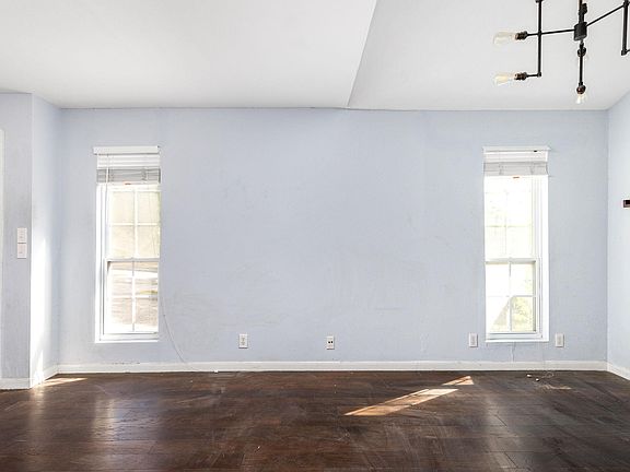 5th image of 812 Winflo Dr APT C