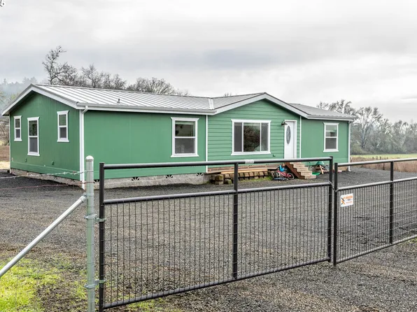549 Valley Rd, Roseburg, OR 97471