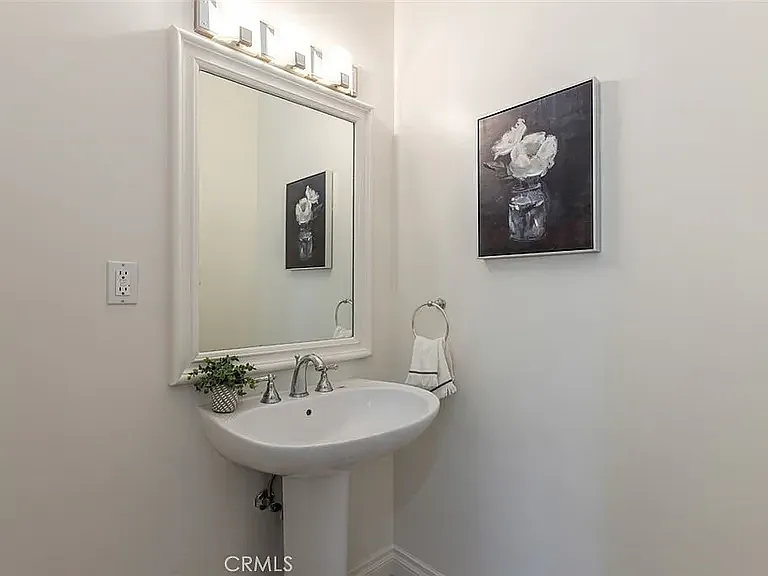 4926 Crown Ave — Photo 21