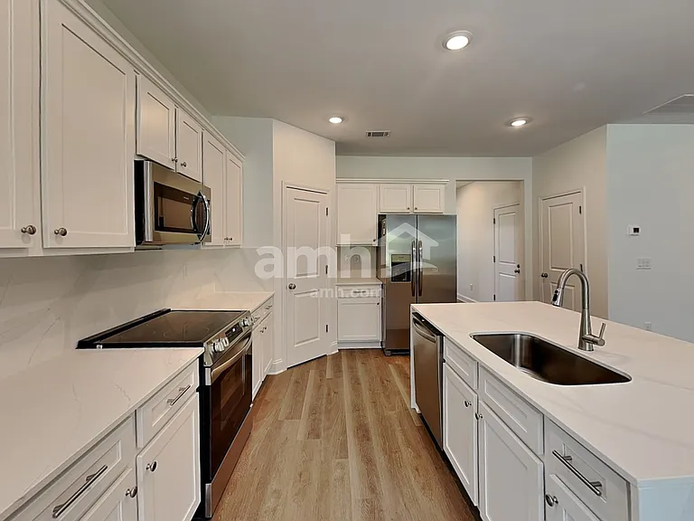 552 Hickory Pointe Loop — Photo 3