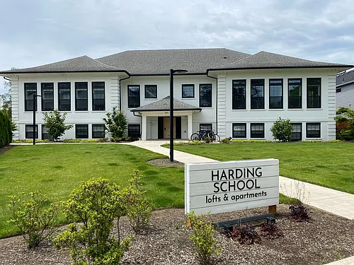 Harding School- Wynooski Photo 1