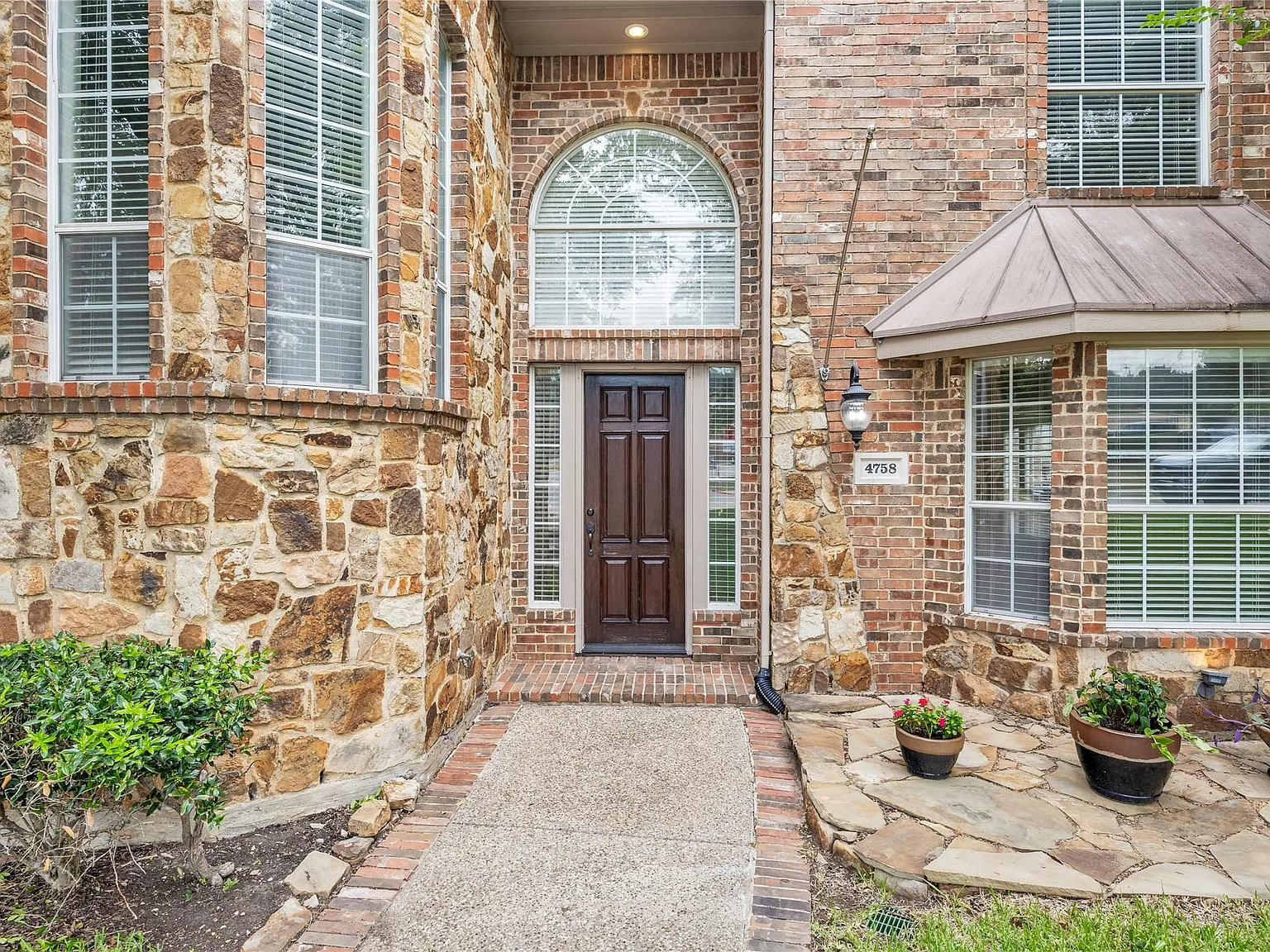 4 bed, 3.0 bath, 3103 sqft, $3,500 — Photo 2