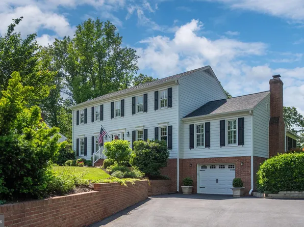 212 Camden Dr, Fredericksburg, VA 22405