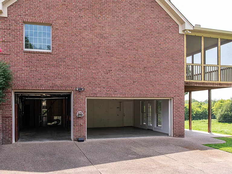 1711 Lawrence Rd — Photo 42