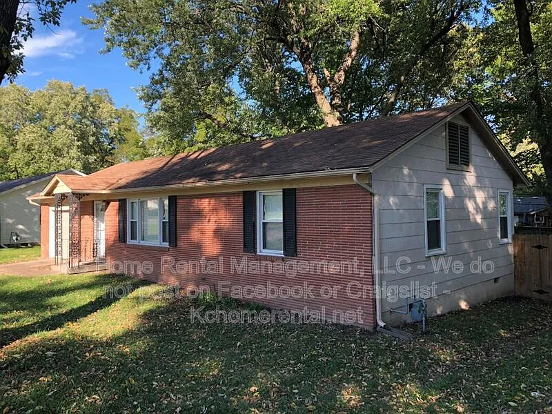 2 bed, 1.0 bath, 1008 sqft, $1,695 — Photo 1