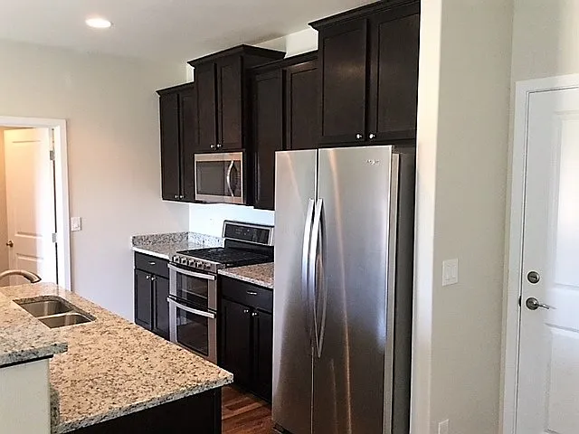 2758 Link Ave — Photo 2