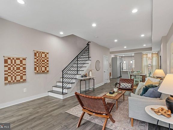 4th image of 113 R St NE