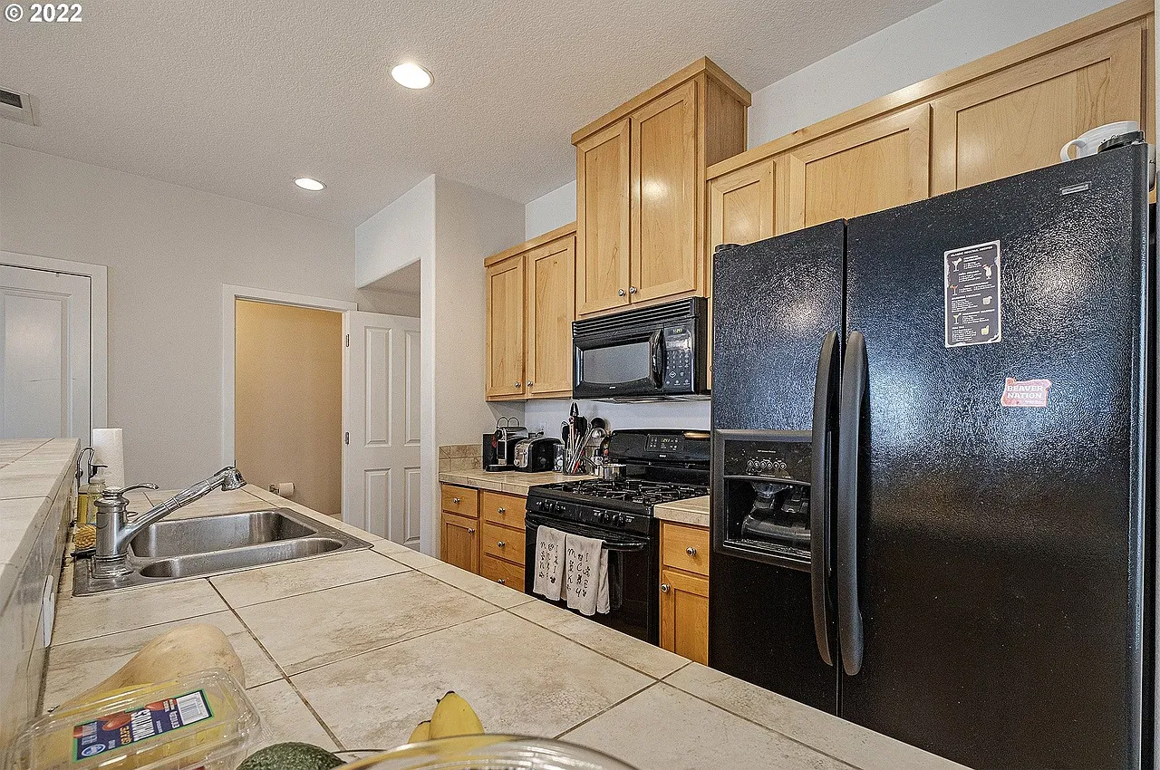 10829 NE Red Wing Way — Photo 4