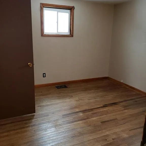 206 E Moore Ave — Photo 5